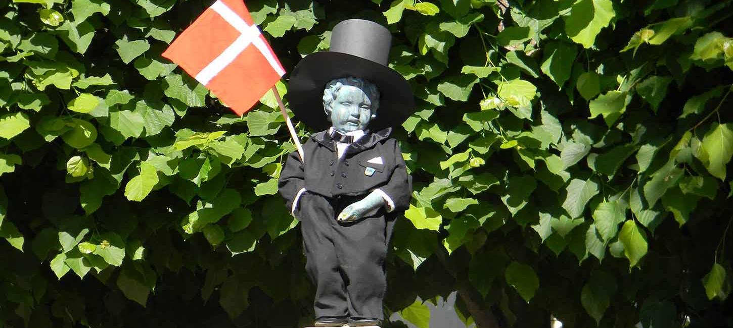 Manneken Pis i kjole og hvidt