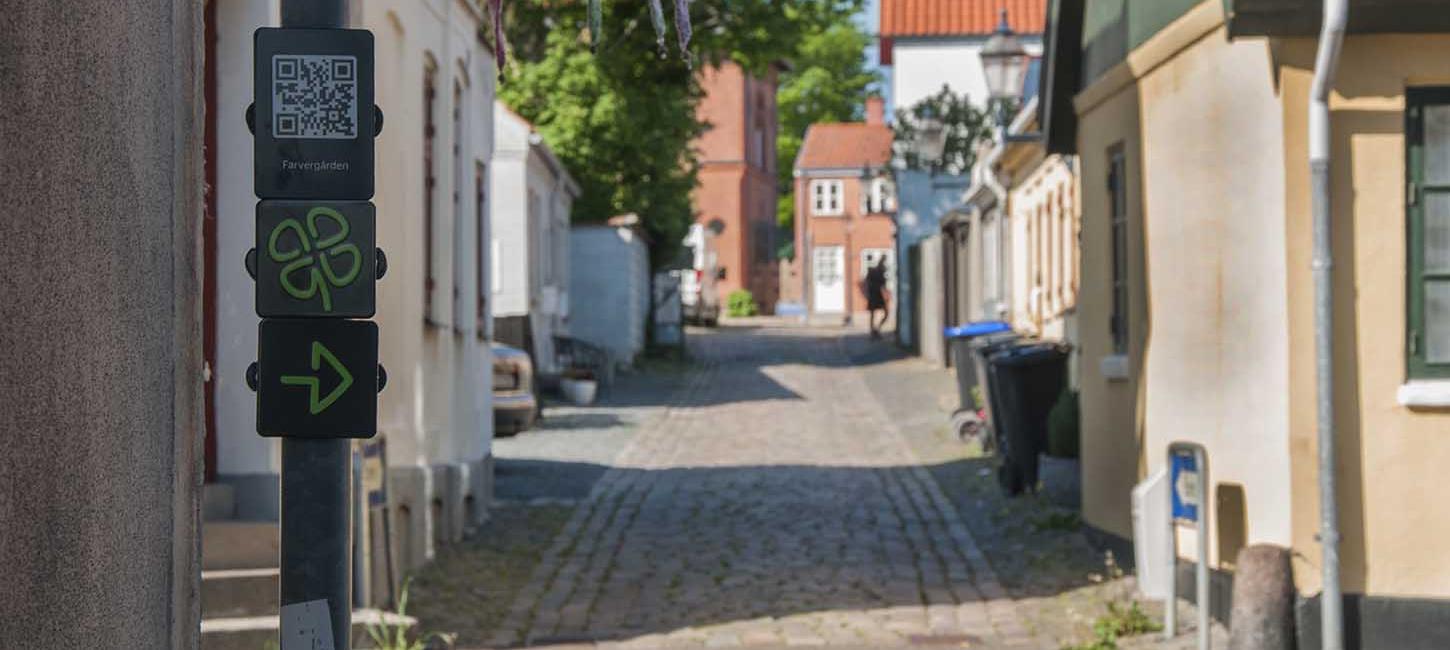 Hyggelige små gyder og gamle huse i Bogense