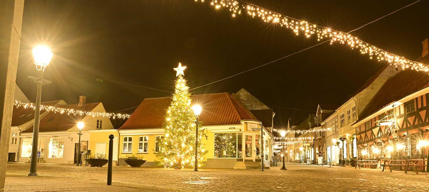 Julelys i Bogense på Adelgade og Østergade